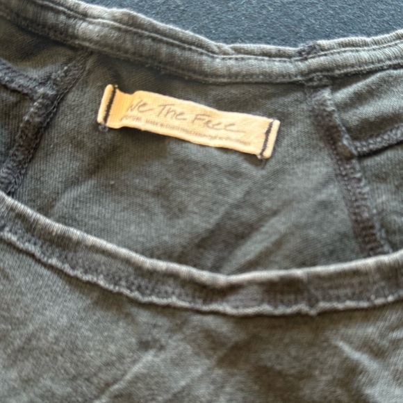 FUN FLATTERING & UNIQUE tee combo🖤🩷 zoom in for all the design details🩷🖤 - Picture 6 of 16